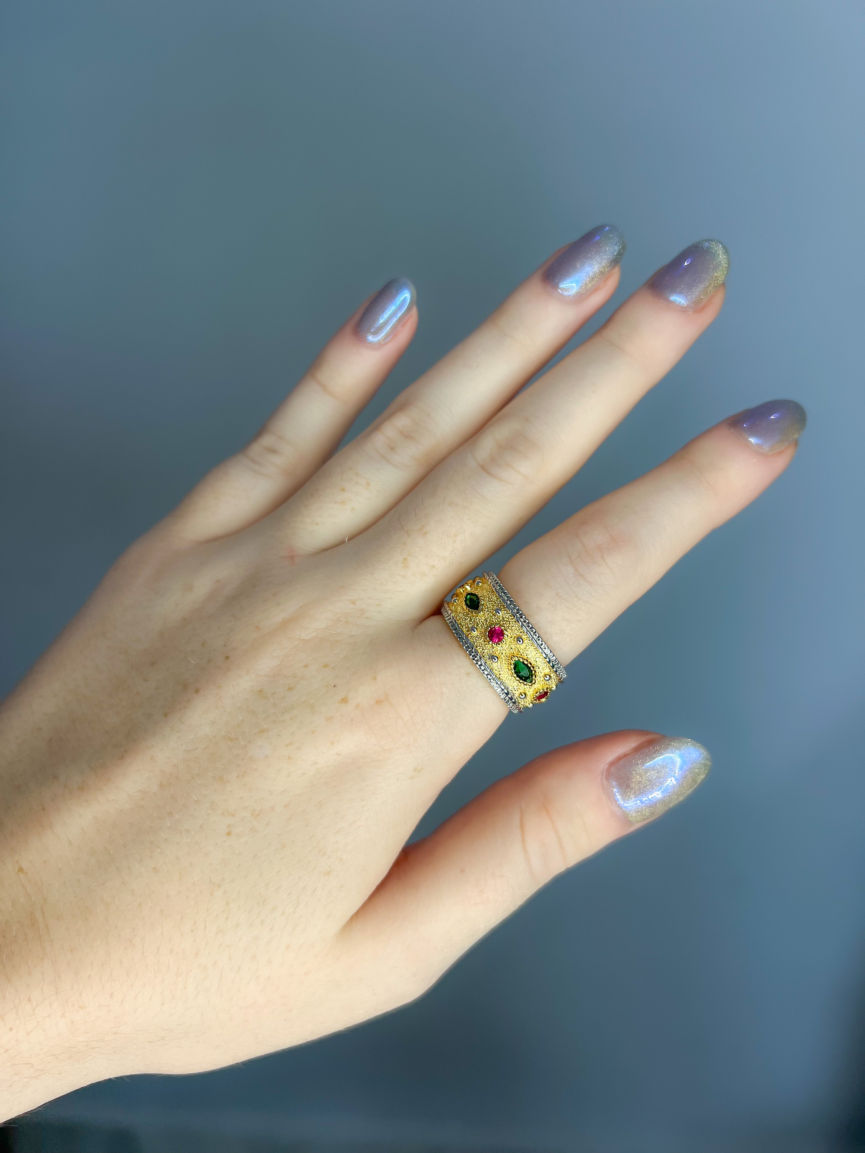 Anillo con piedras ajustable