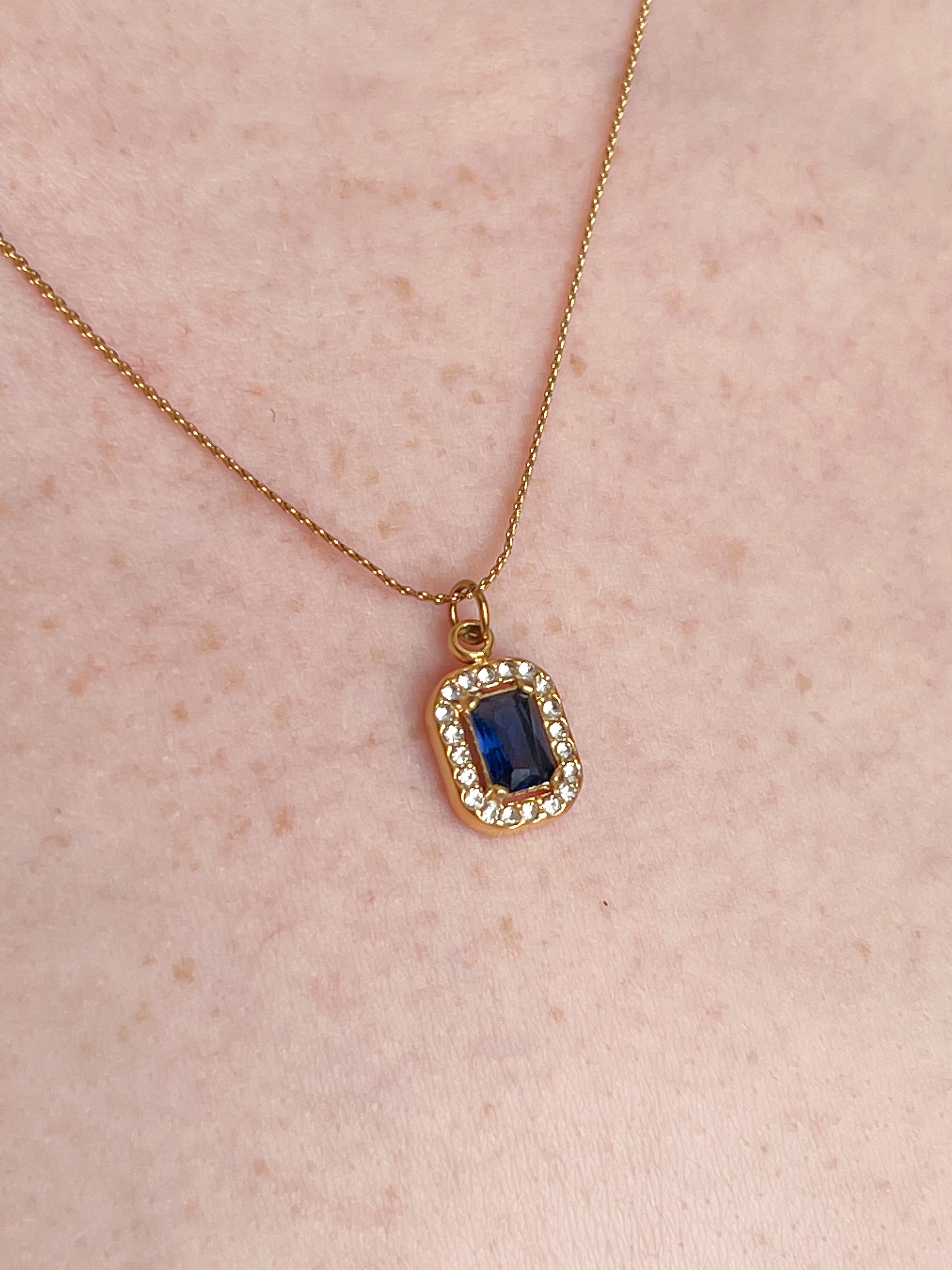 Collar royal pendant zafiro