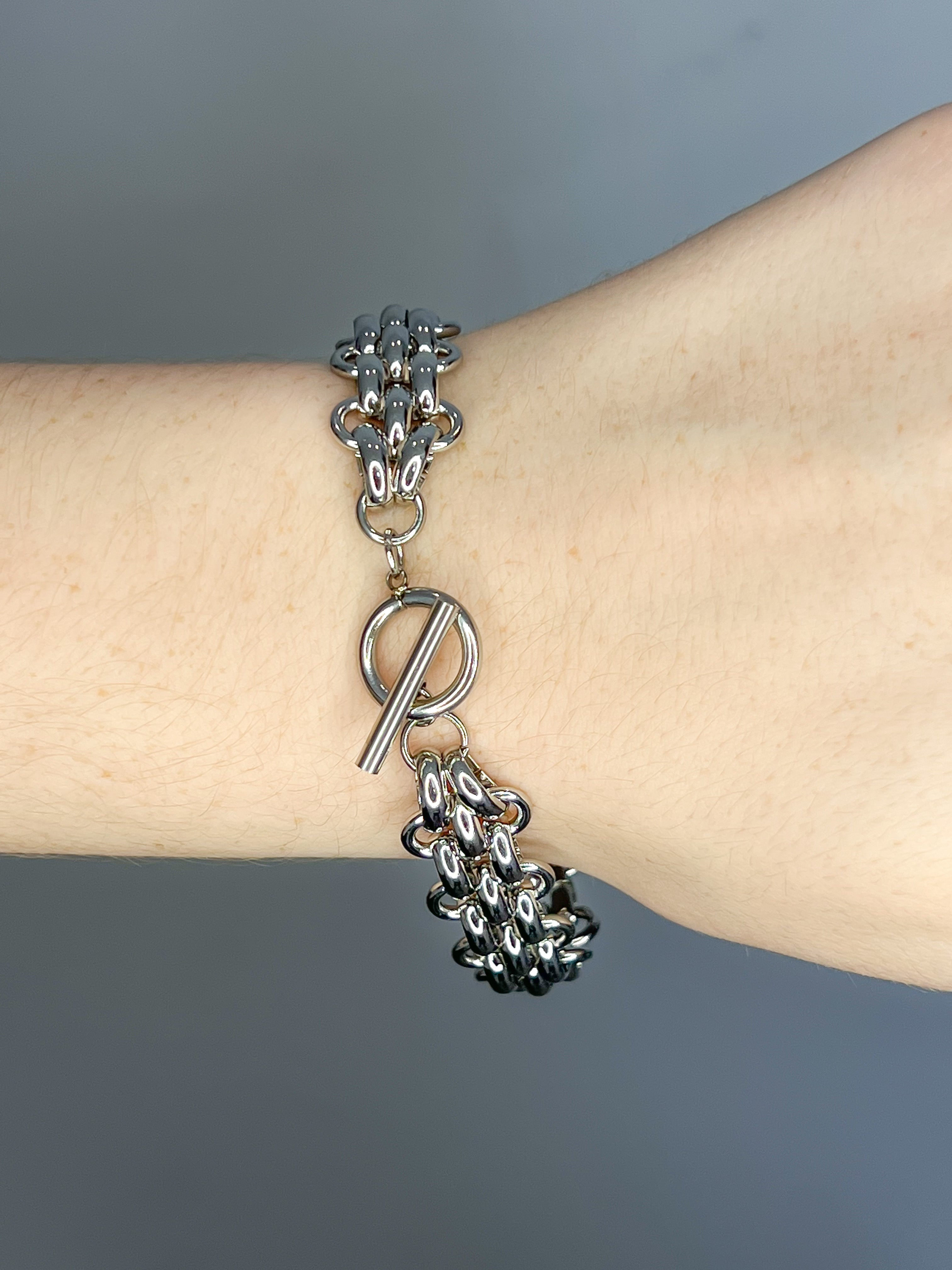 Pulsera cadena gruesa plateada con gancho