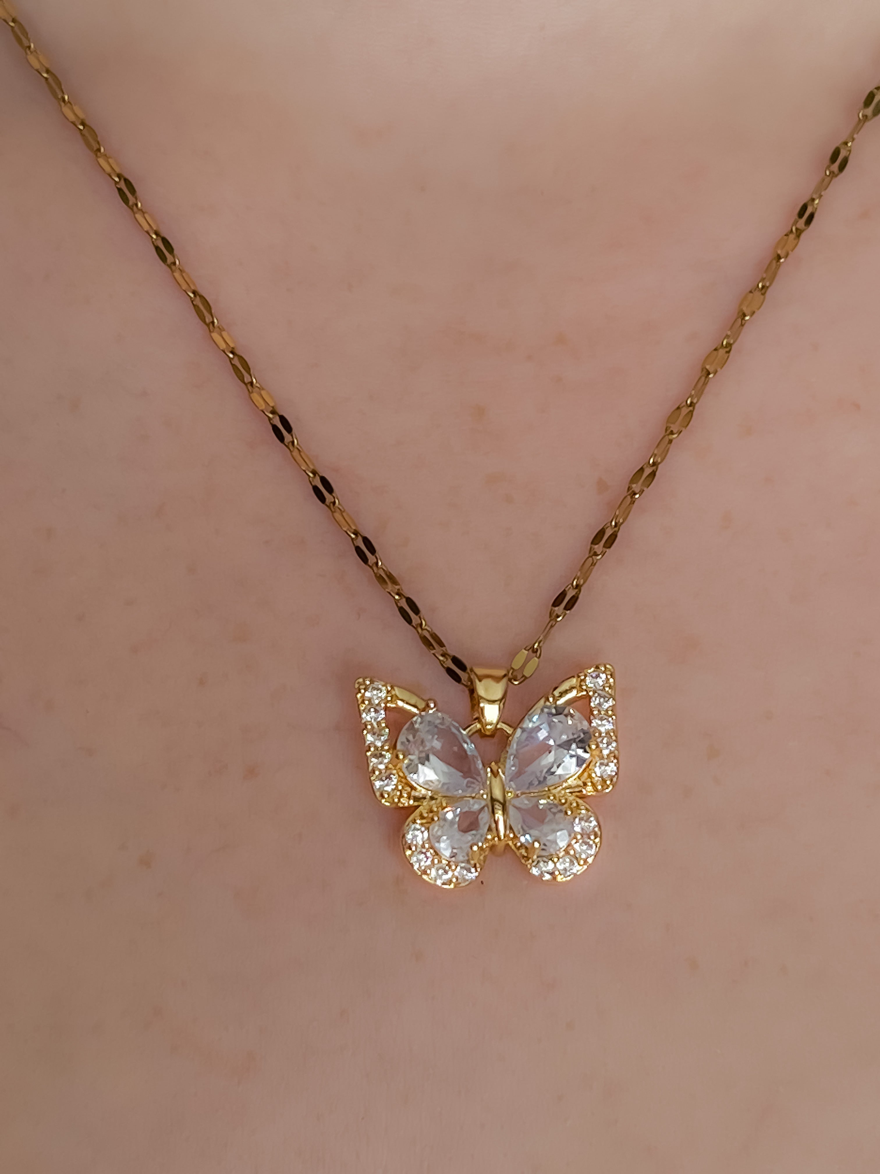 Collar mariposa circonias