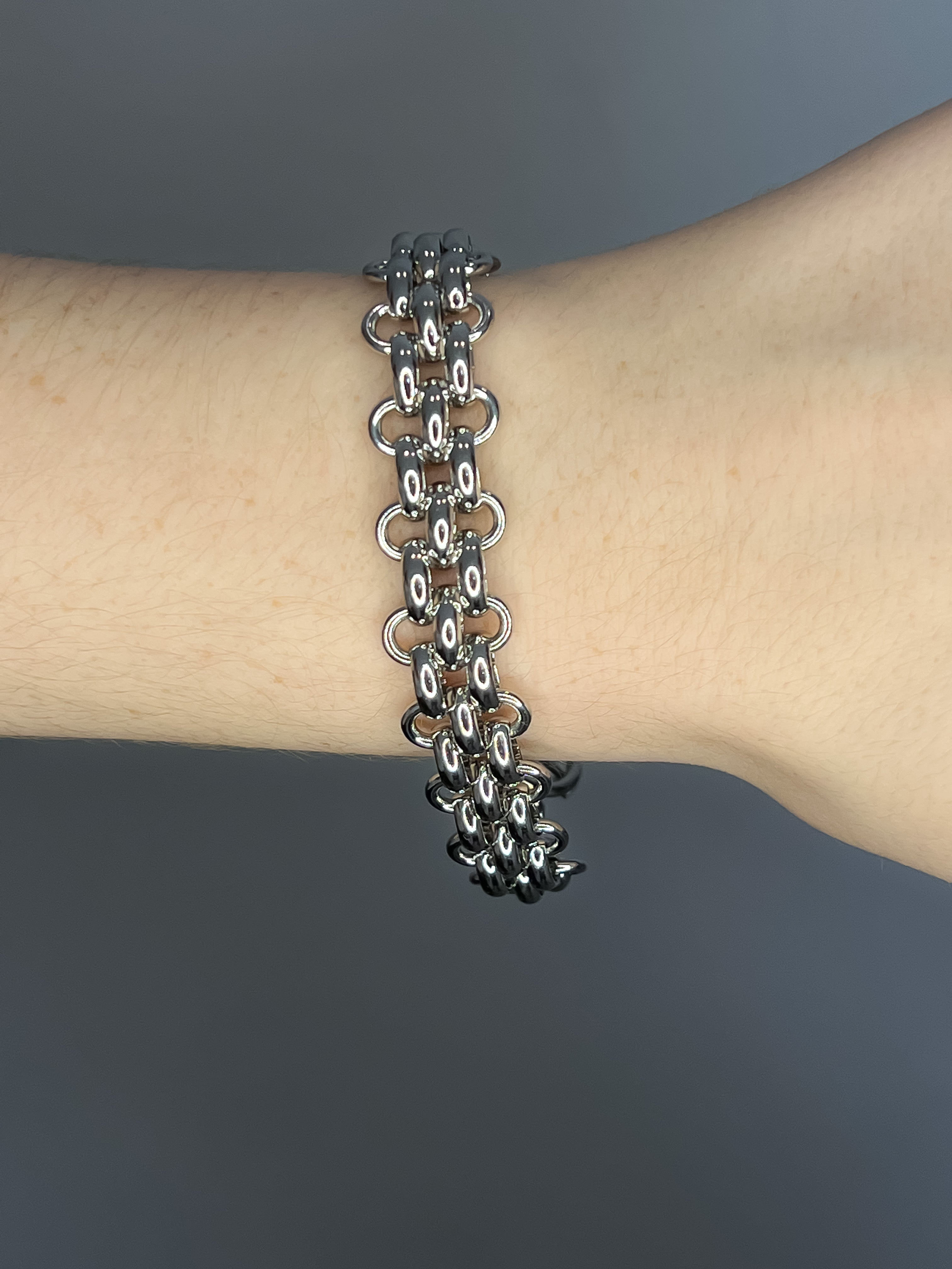 Pulsera cadena gruesa plateada con gancho
