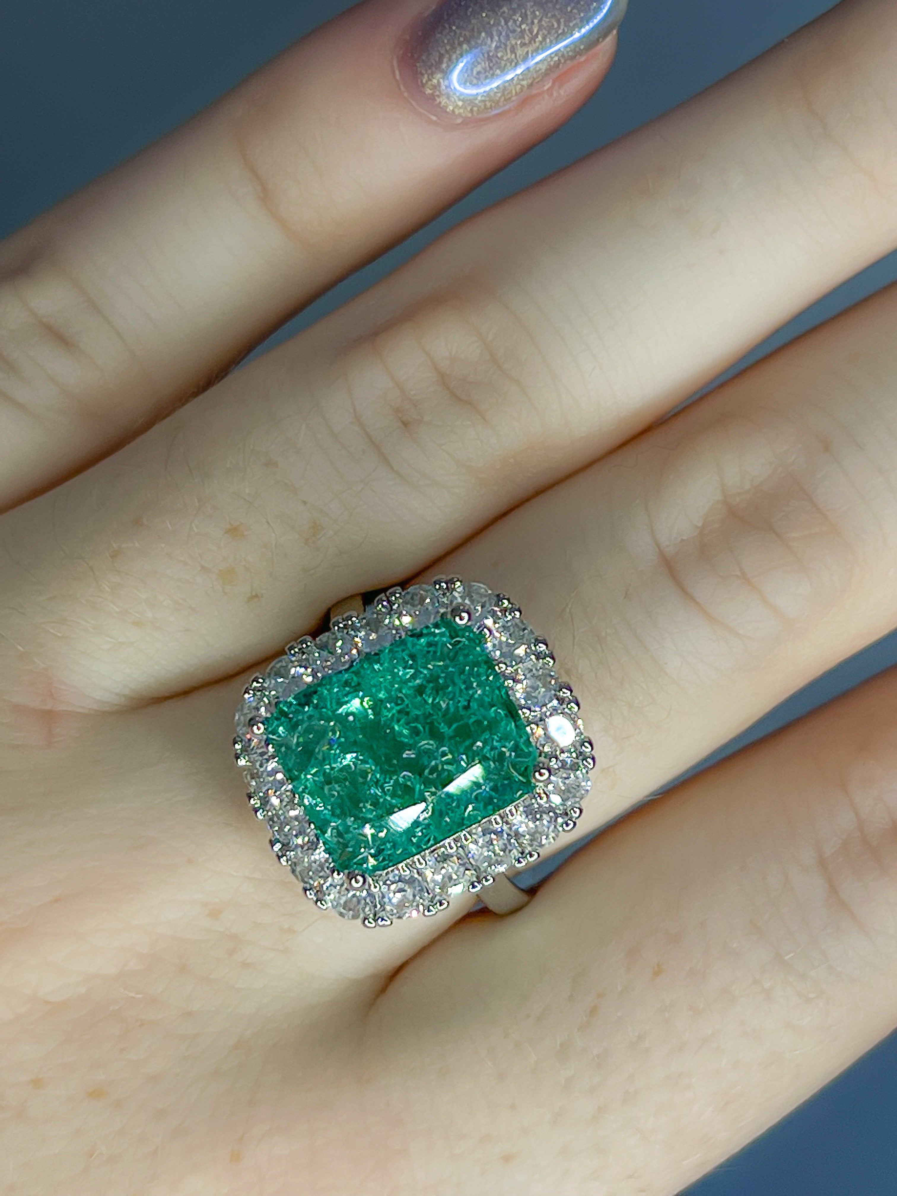 Anillo Turmalina Paraiba con Halo