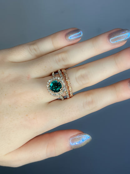 Anillo triple con esmeralda y diamantes