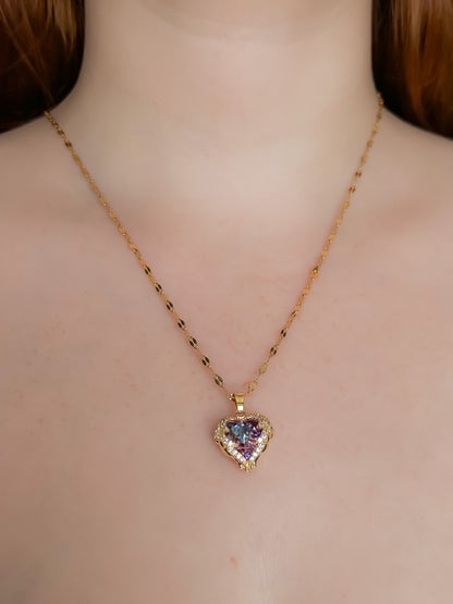 Collar dije de corazón tornasol