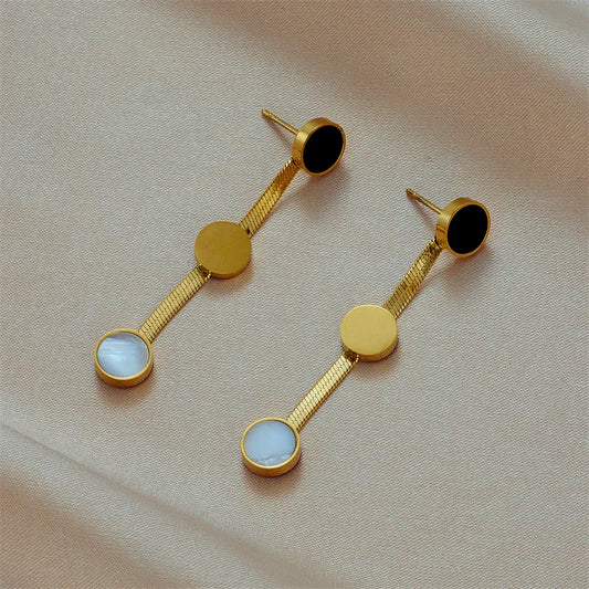 Aretes Colgantes Blanco y Negro